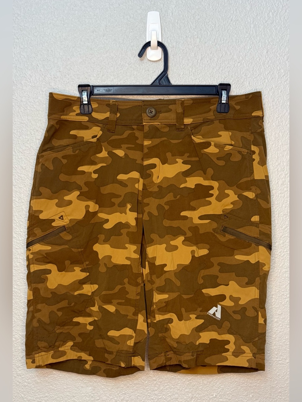 Eddie Bauer | First Ascent Guide Pro Shorts | Camo | Waist 34”